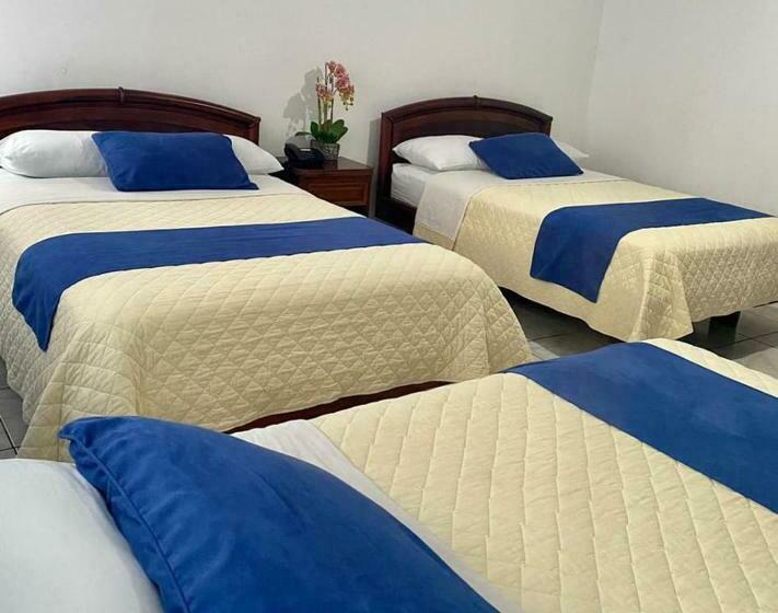 Quarto Triplo Estandar, Del Pacifico