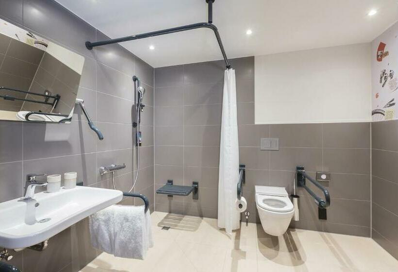 Студия Стандарт, Holiday Inn   The Niu, Cure Erlangen, An Ihg