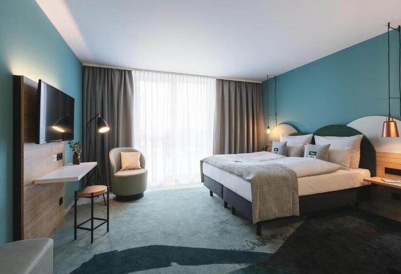 스탠다드 스튜디오, Holiday Inn   The Niu, Cure Erlangen, An Ihg