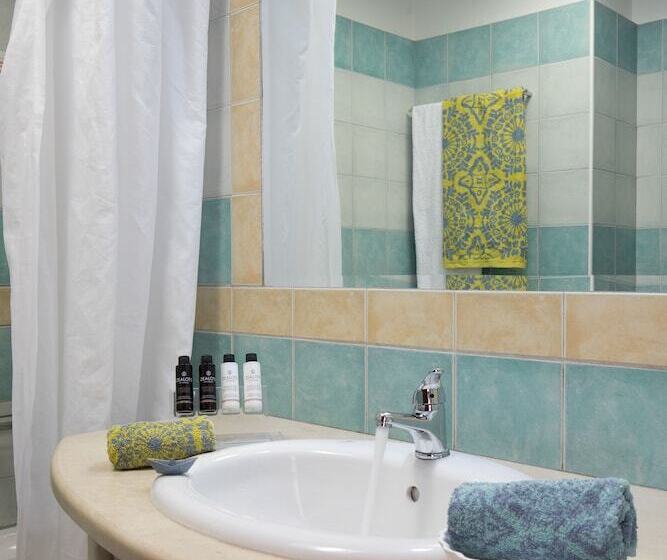 Номер Стандарт Боковой Вид на Море, Alianthos Garden