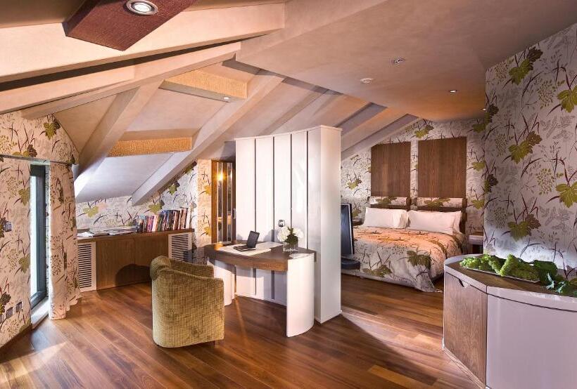 带露台的小型套房, Il Boscareto Resort & Spa