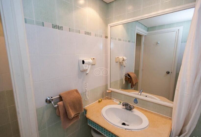 اتاق استاندارد سه نفره, City Business Monastir Center