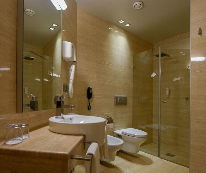 스위트, Sky Hotel Tirana