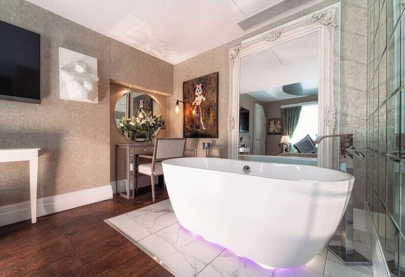 Deluxe Suite, Karma Sanctum Soho