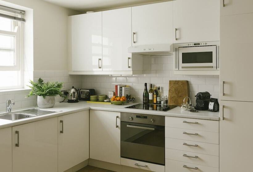 Апартаменты 2 Спальни, Europa House Apartments