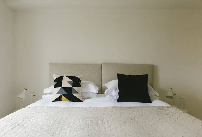Апартаменты 1 Спальня, Europa House Apartments