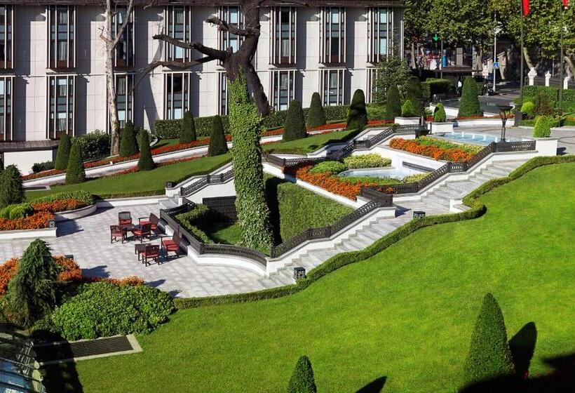اتاق استاندارد با تخت بزرگ, Four Seasons Hotel Istanbul At The Bosphorus
