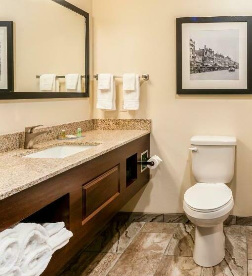 Люкс, Cobblestone Hotel & Suites   Superior Duluth