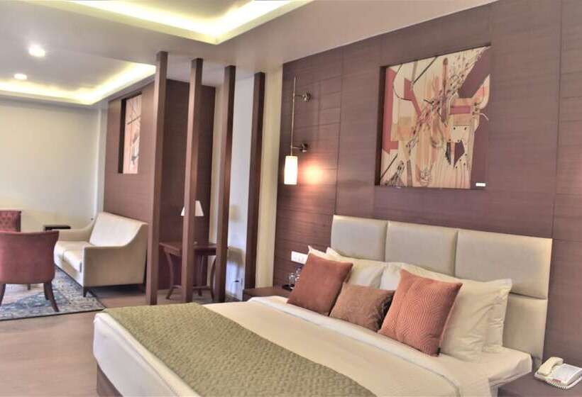 Люкс Премиум, Fortune Park Airport Road, Hubballi   Member Itc S Hotel Group