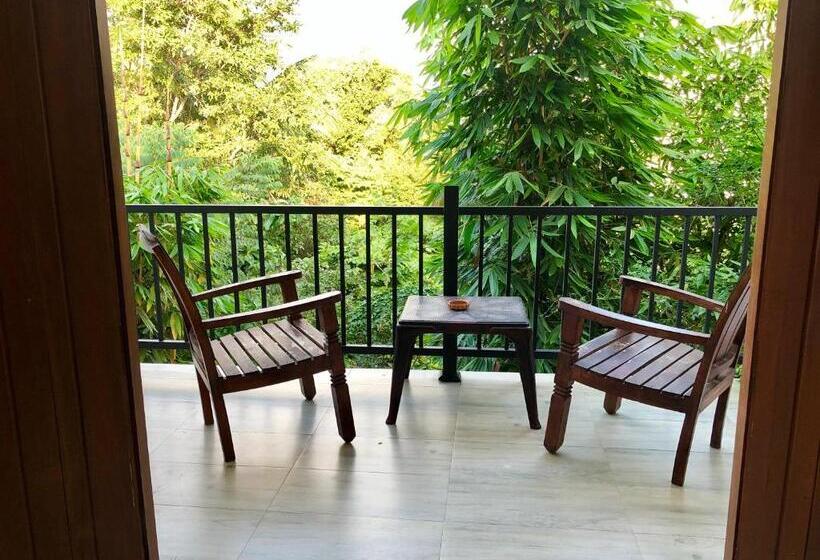 Номер Superior с Балконом, Sundaras Resort & Spa Dambulla