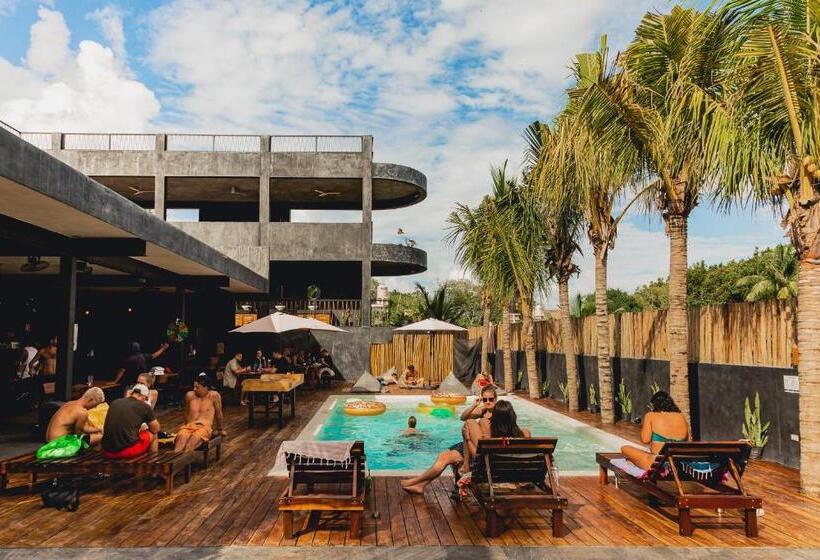 ルームシェアのワンベッド, Che Bacalar Hostel & Bar Adults Only