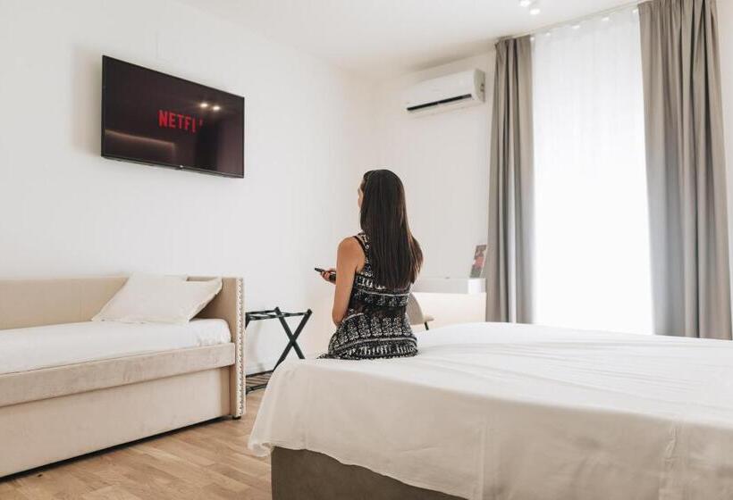 Полулюкс, Centoquindici Rooms & Suite