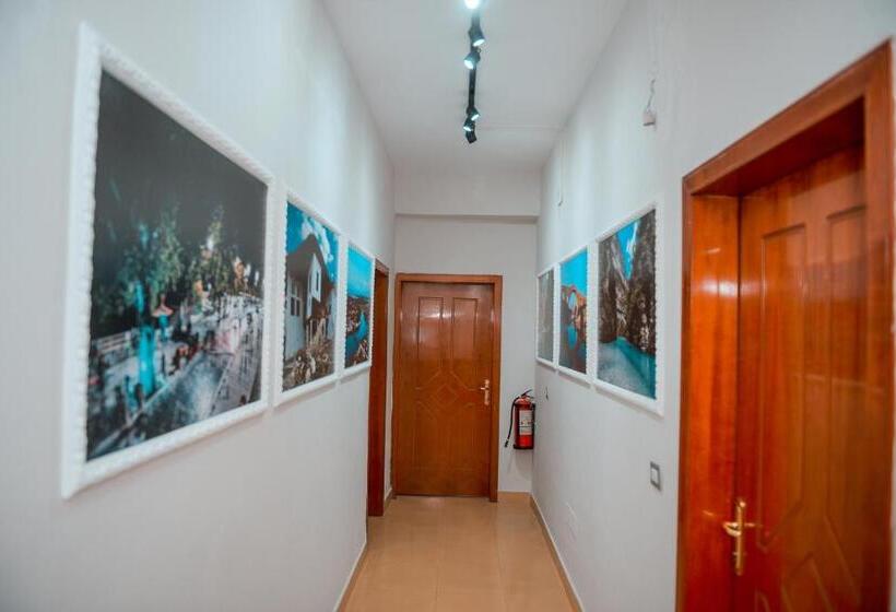 חדר משפחתי, Hostel Central Shkoder