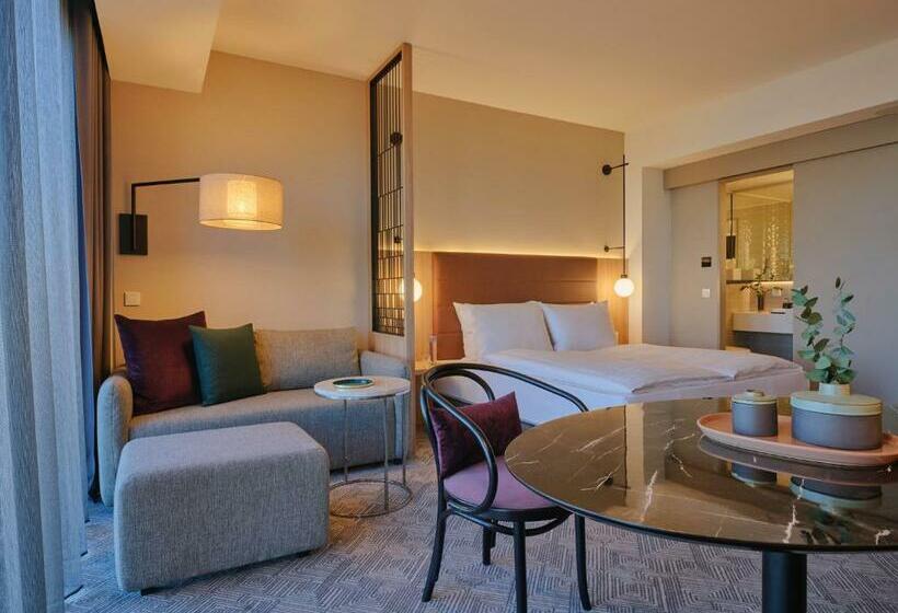 Студио Стандарт с Балконом, Adina Apartment Hotel Munich