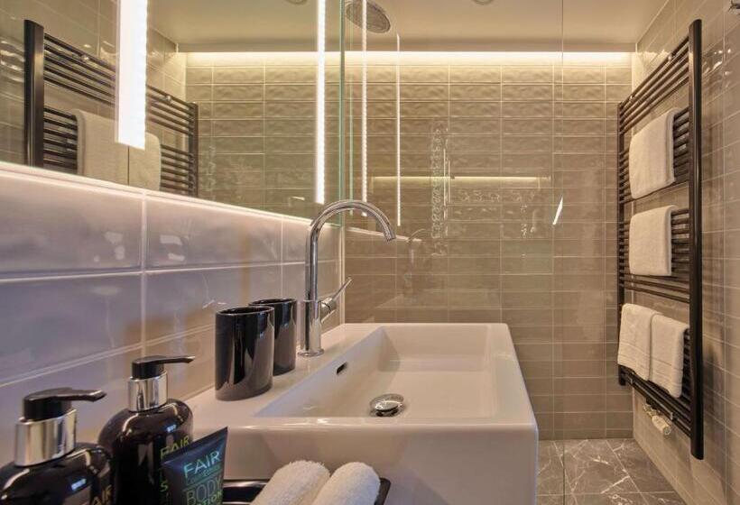 Студия Премиум, Adina Apartment Hotel Munich