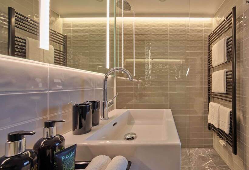Студия Премиум, Adina Apartment Hotel Munich
