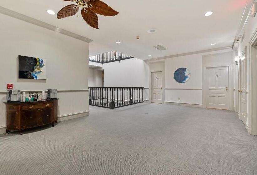 Номер Стандарт, The Audubon Inn Llc