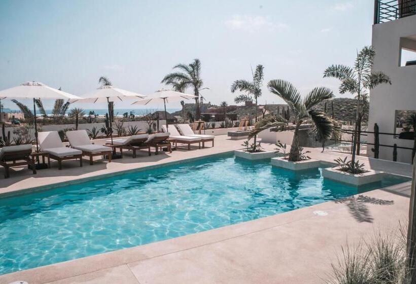 דירת חדר, Cerritos Surf Residences
