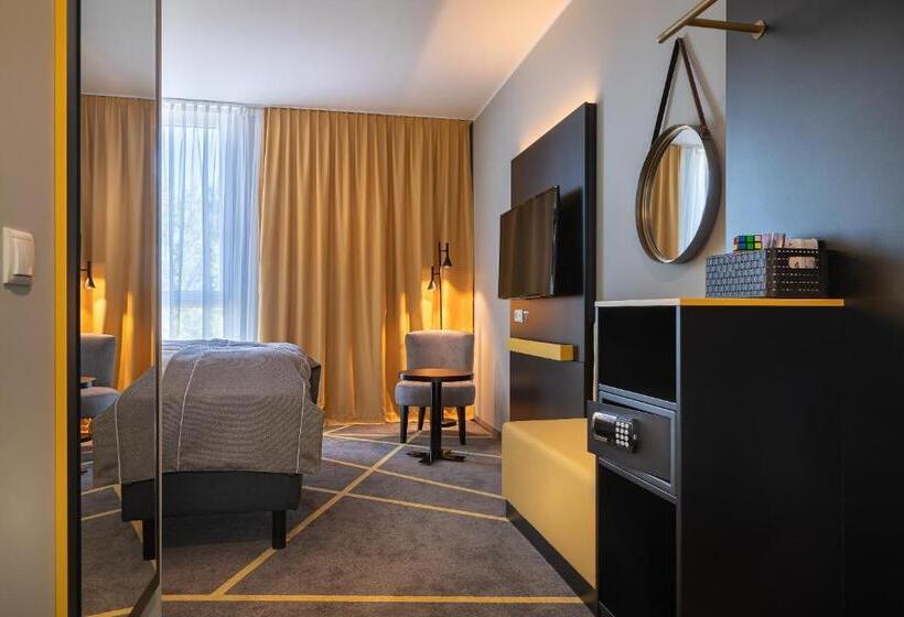 Апартаменты 1 Спальня, The Niu Fury   Apartments
