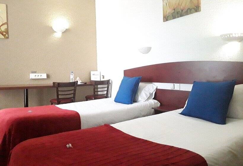 Номер Стандарт, Abbatiale Hotel Grenoble Centre