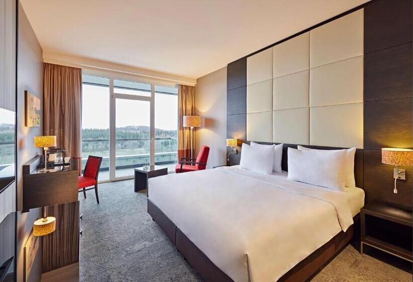 Стандартный Номер Кровать Кинг, Lindner Hotel Nurburgring Congress, Part Of Jdv By Hyatt