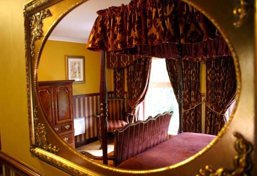 Quarto Superior, Ty Newydd Country