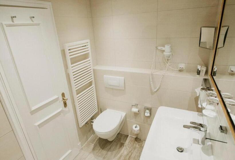 סוויטת ג'וניור נוף לאגם, Seehotel Töpferhaus