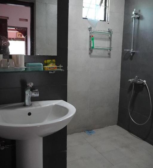 Номер Стандарт Трехместный, Charakama Guest Bungalow   Gampaha