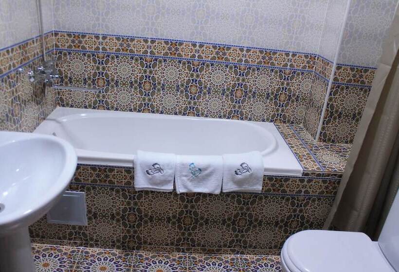 اتاق استاندارد یک نفره, Grand Ark Bukhara