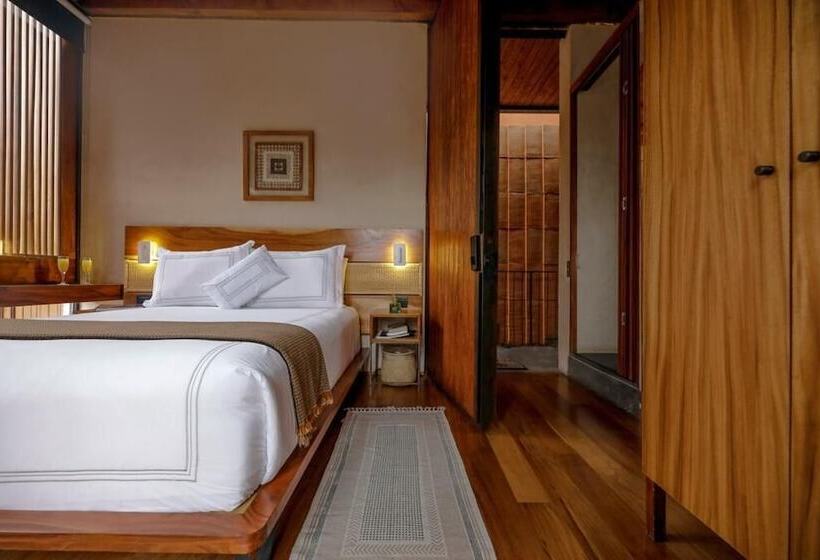 デラックスルーム, El Recinto Luxury