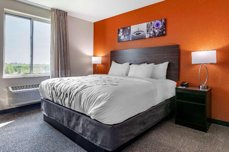 带大床的套房, Sleep Inn & Suites Lancasterplatteville