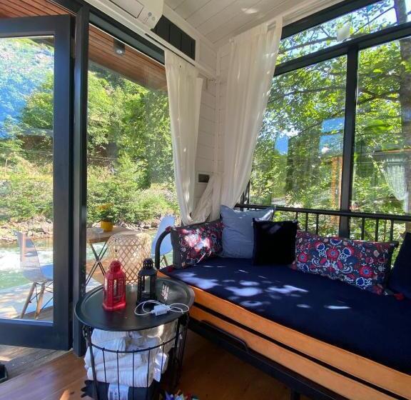패밀리 스위트, Vagona Tiny House