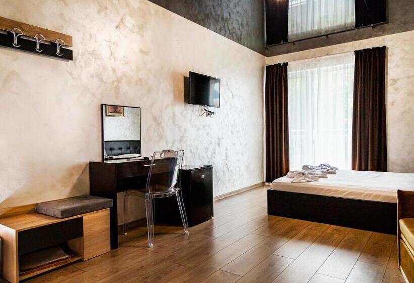 带阳台的豪华间, Family Hotel   City Hotel Yambol