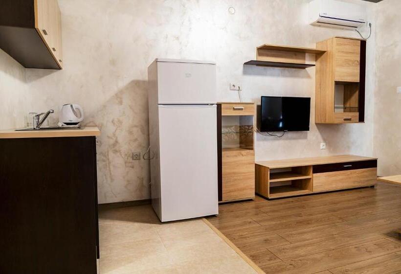 带1个卧室的带阳台的公寓, Family Hotel   City Hotel Yambol