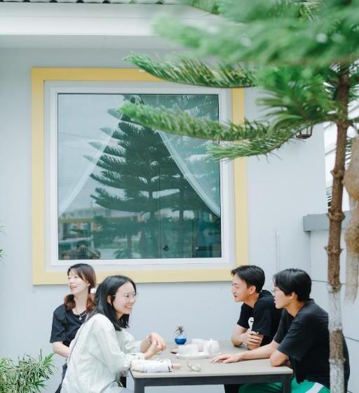 غرفة قياسية, Annahouse
