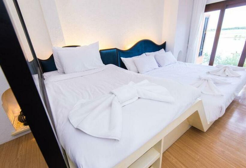 스탠다드 트리플 룸, Baan Talay See Cream Resort