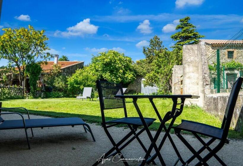 Номер Стандарт, Logis Du Champ De Mars