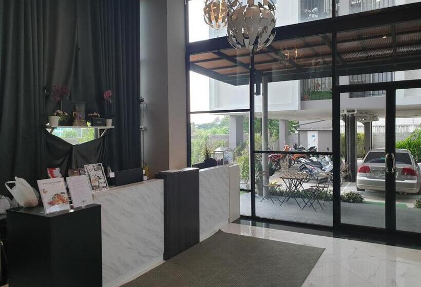 Стандартный внешний трехместный номер с ванной комнатой, Iresidence