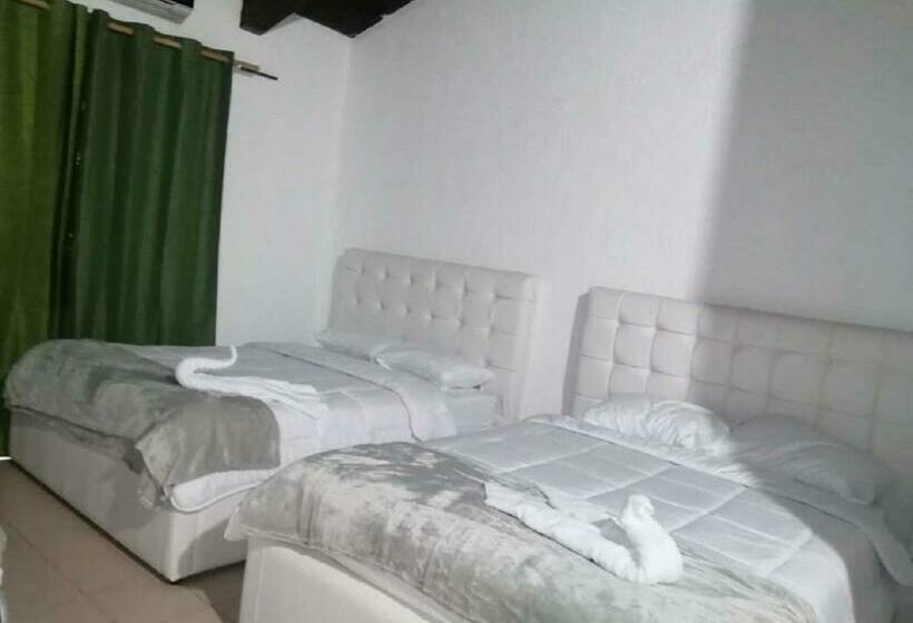 家庭间, Casona Del Valle