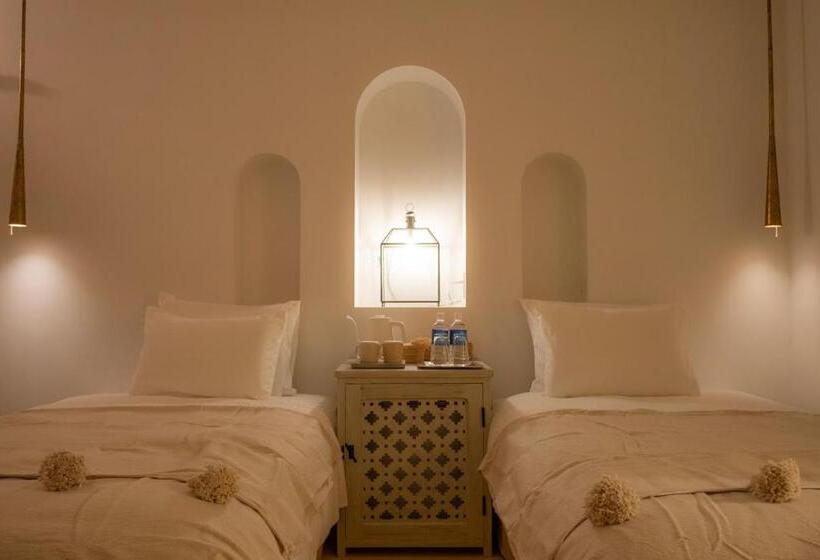 Номер Стандарт, Riad Lamp