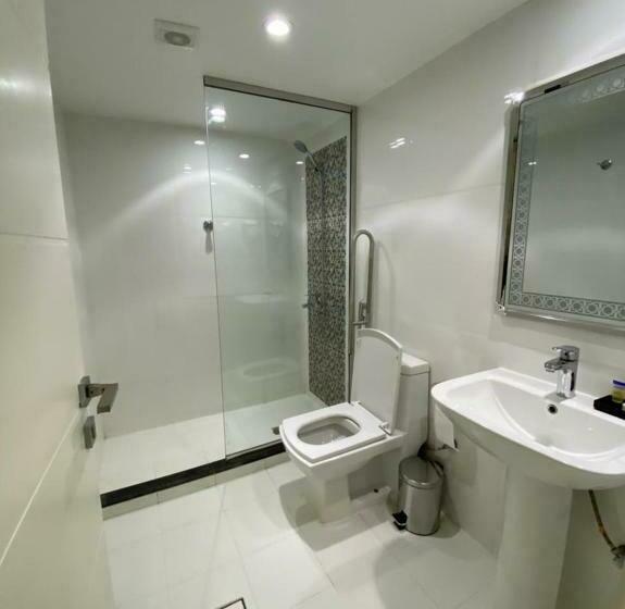 Апартаменты 2 Спальни, Toot House Elwsam