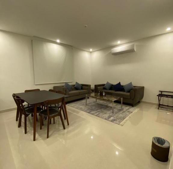 Апартаменты 2 Спальни, Toot House Elwsam