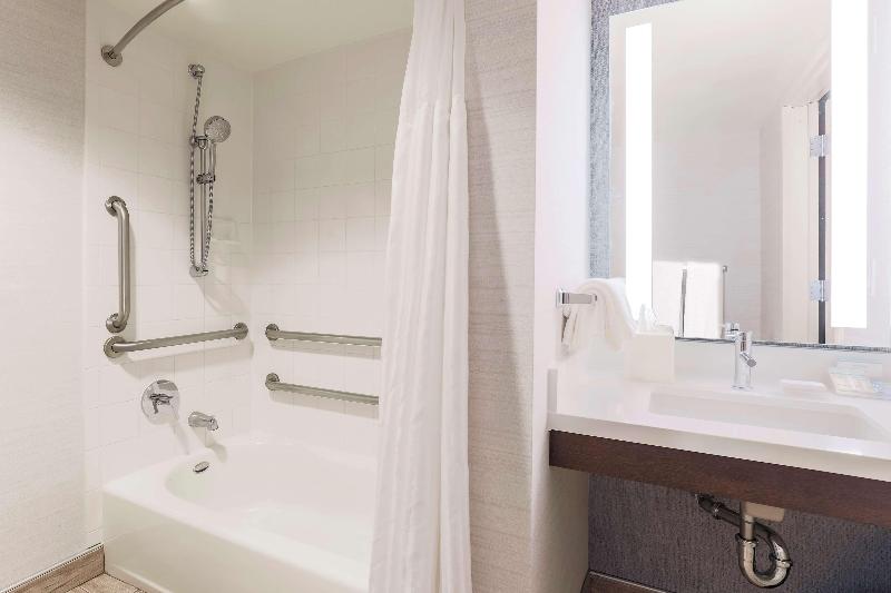 Стандартный Номер Кровать Кинг, Hilton Garden Inn Reno
