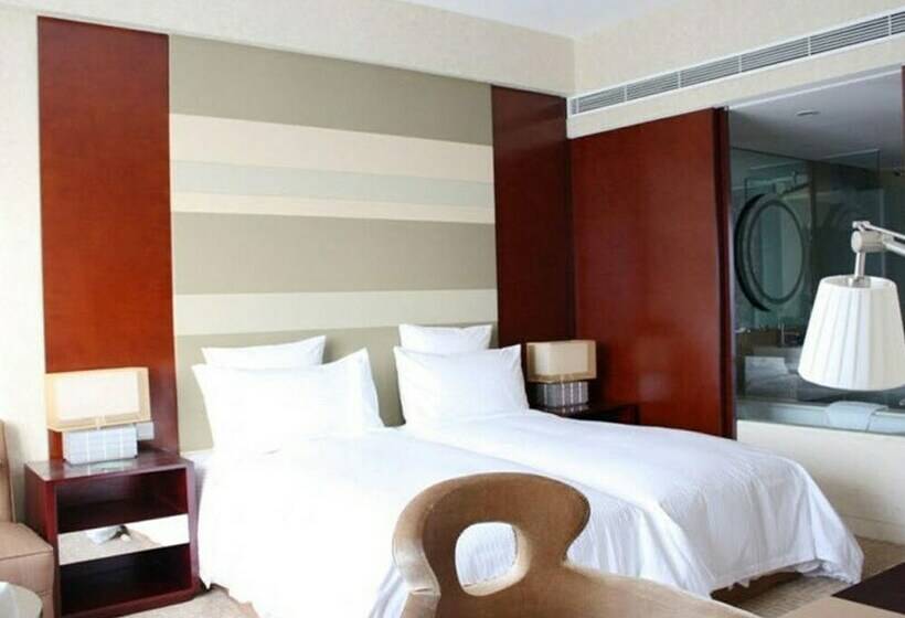 Quarto Deluxe, The Qube