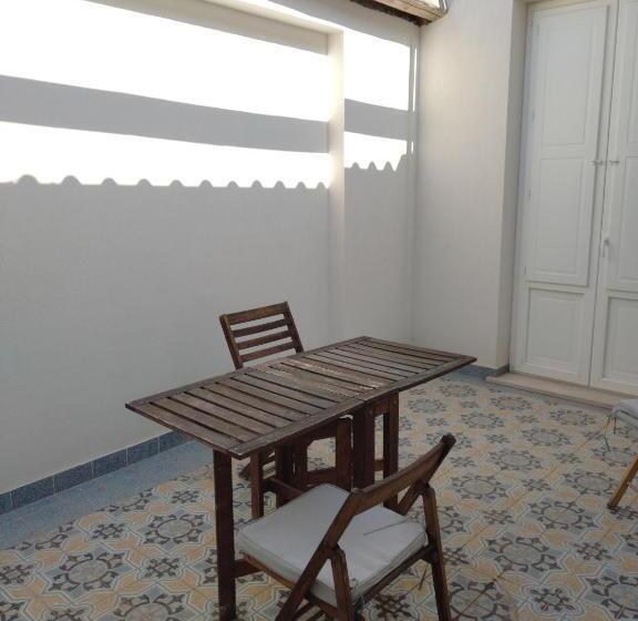 Escritório Deluxe, La Reggia Apartments Milazzo