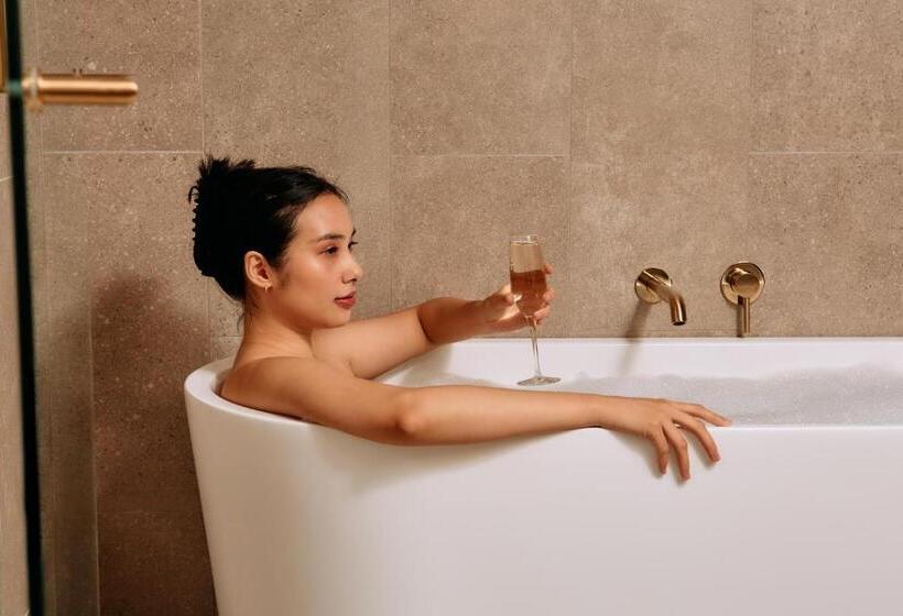 带大床的套房, Mercure Melbourne Doncaster