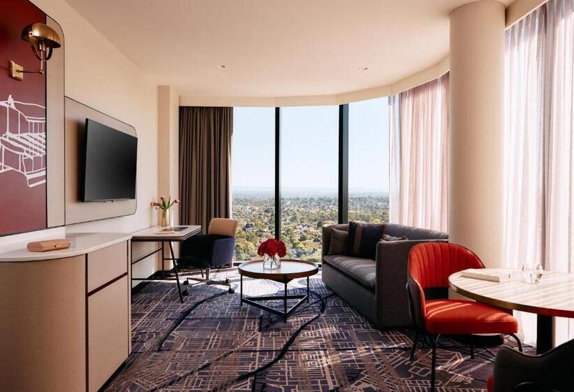带大床的套房, Mercure Melbourne Doncaster
