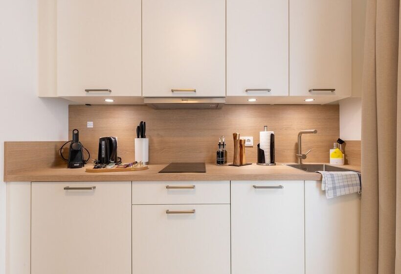 Люкс с Балконом, Limehome Gutersloh Eickhoffstraße