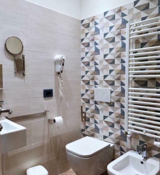 اتاق اکونومی, Color Hotel Rimini