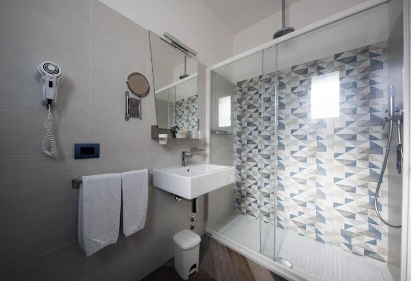 اتاق سوپریور, Color Hotel Rimini